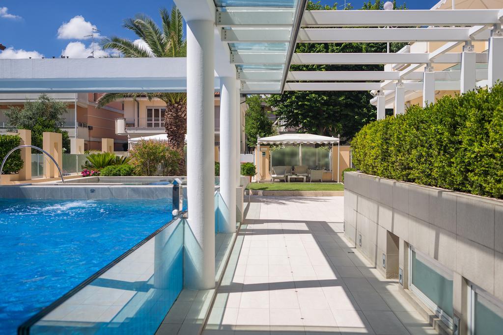 Hotel Luna Riccione E Aqua Spa Only Adults +12 Εξωτερικό φωτογραφία